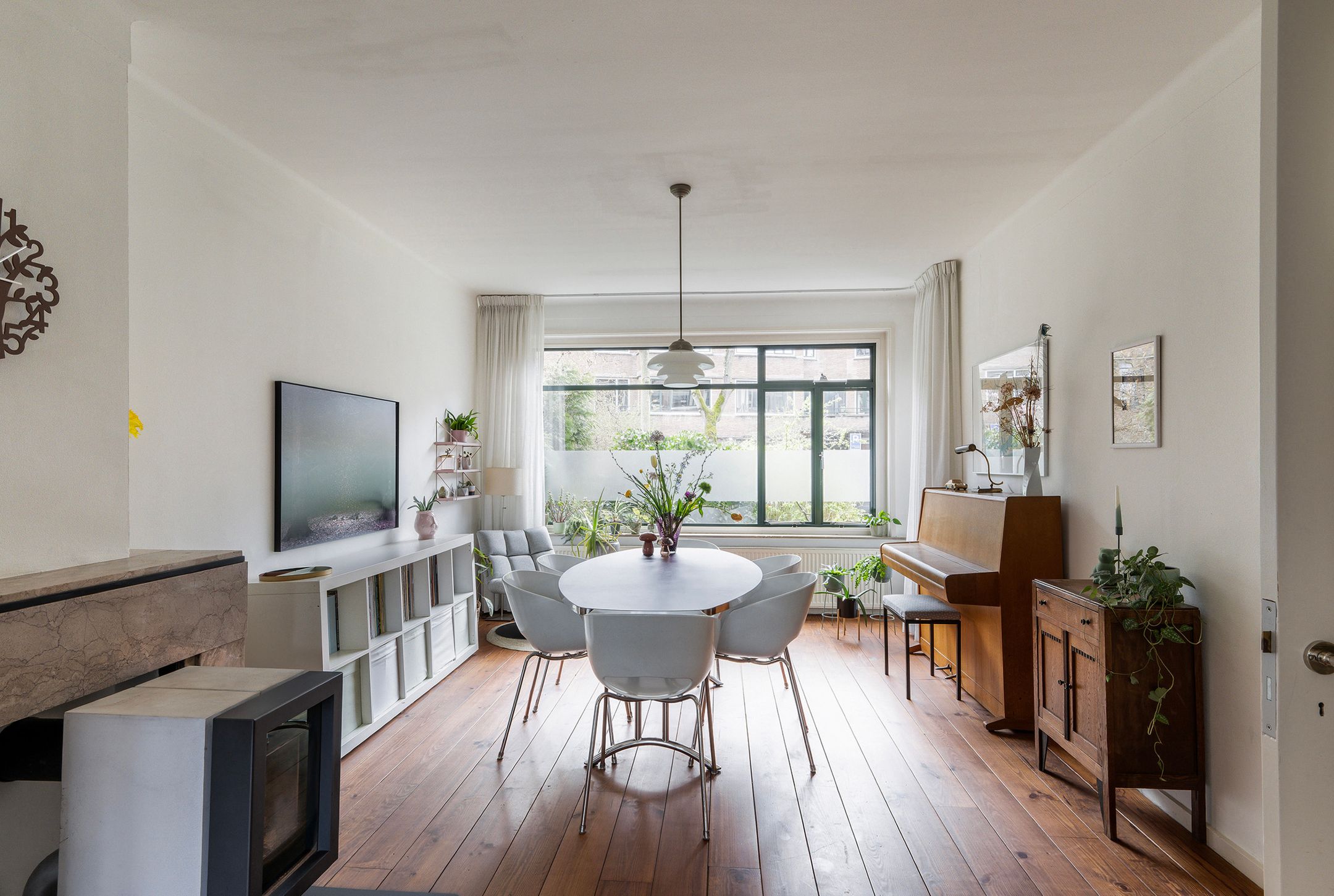 Spacious 1930s Ground Floor Apartment with Deep Garden in Rotterdam Oude Westen — 12