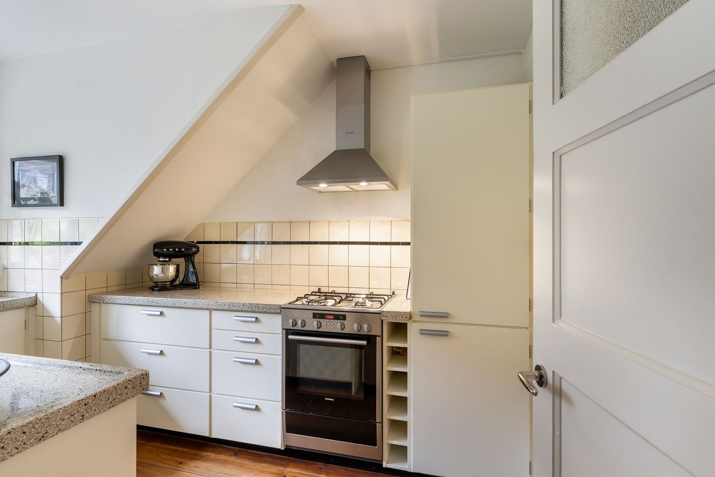 Spacious 1930s Ground Floor Apartment with Deep Garden in Rotterdam Oude Westen — 17