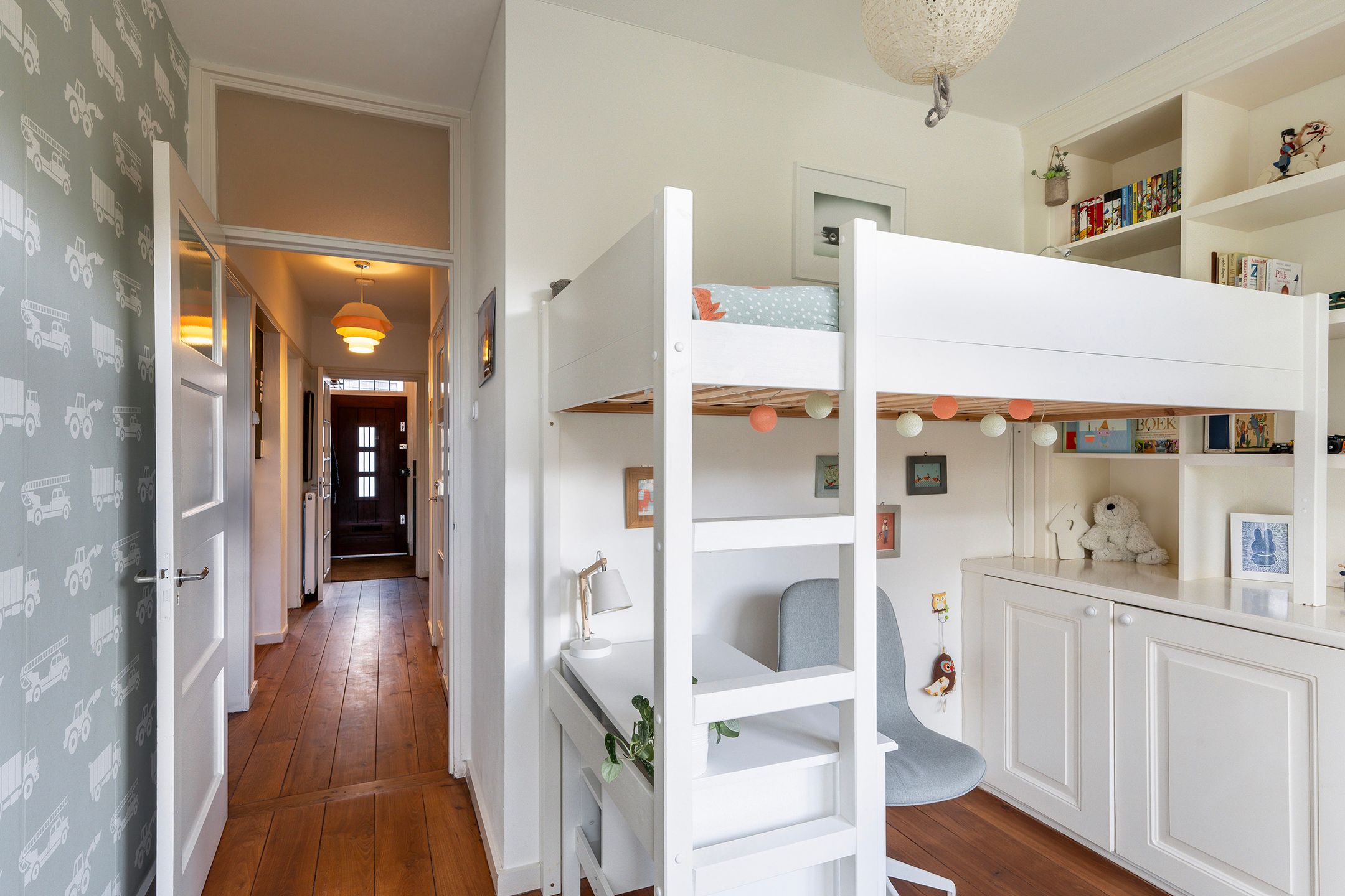Spacious 1930s Ground Floor Apartment with Deep Garden in Rotterdam Oude Westen — 27