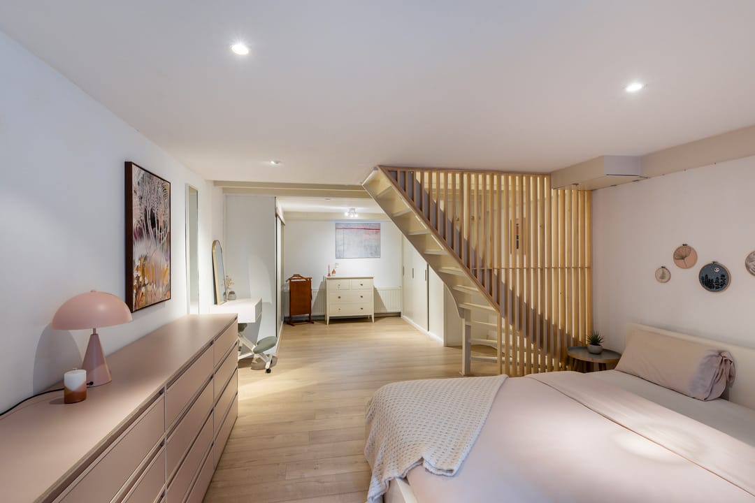 Spacious 1930s Ground Floor Apartment with Deep Garden in Rotterdam Oude Westen — 38