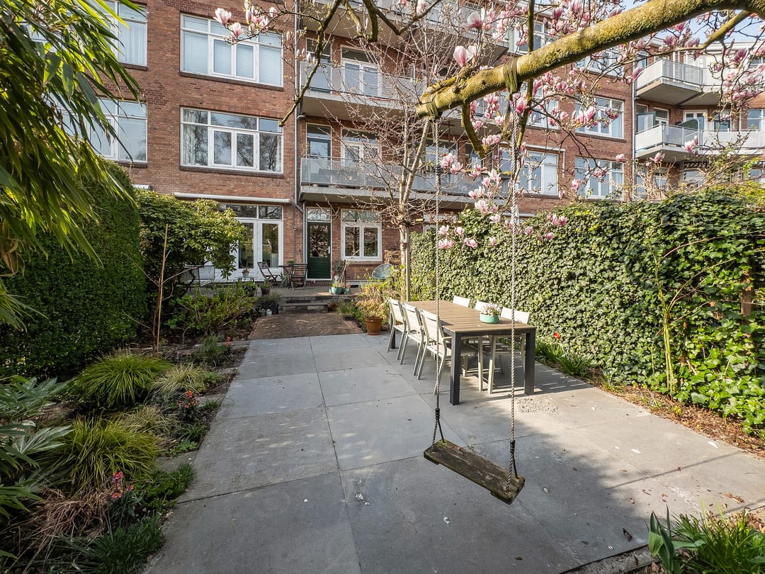 Spacious 1930s Ground Floor Apartment with Deep Garden in Rotterdam Oude Westen — 44