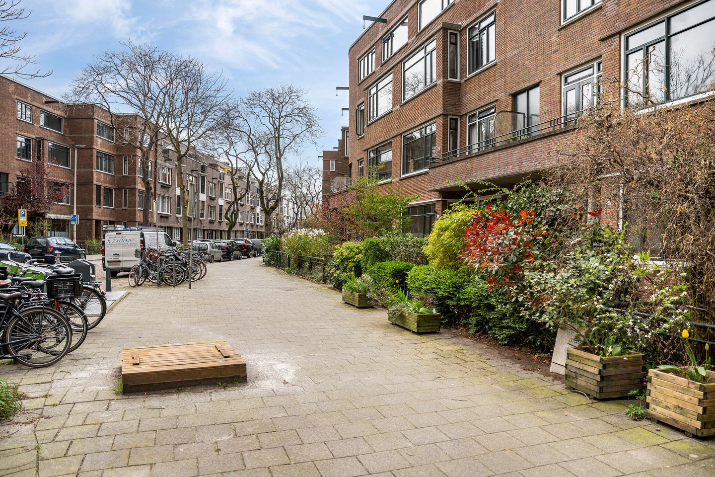 Spacious 1930s Ground Floor Apartment with Deep Garden in Rotterdam Oude Westen — 47