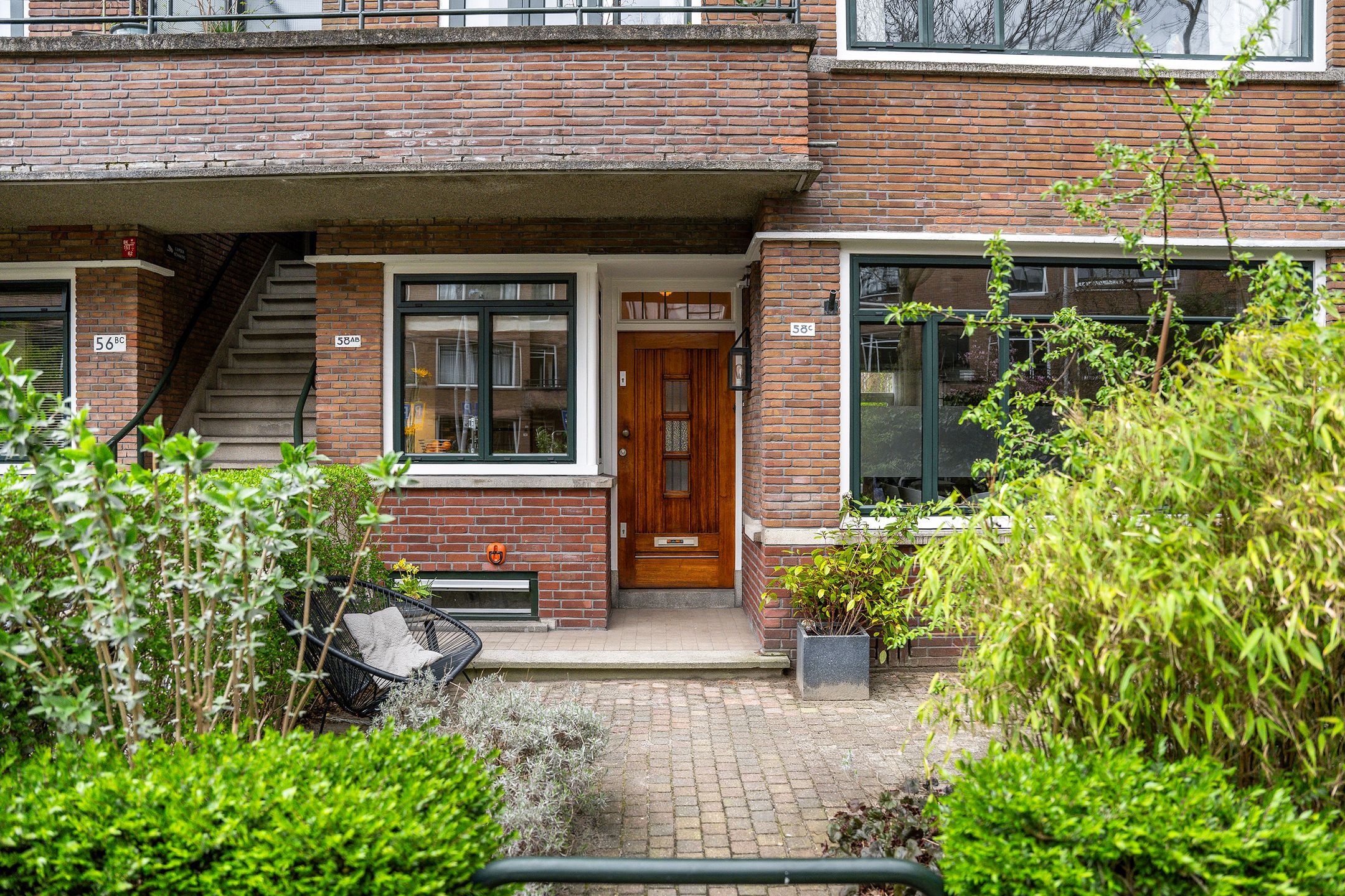 Spacious 1930s Ground Floor Apartment with Deep Garden in Rotterdam Oude Westen — 45