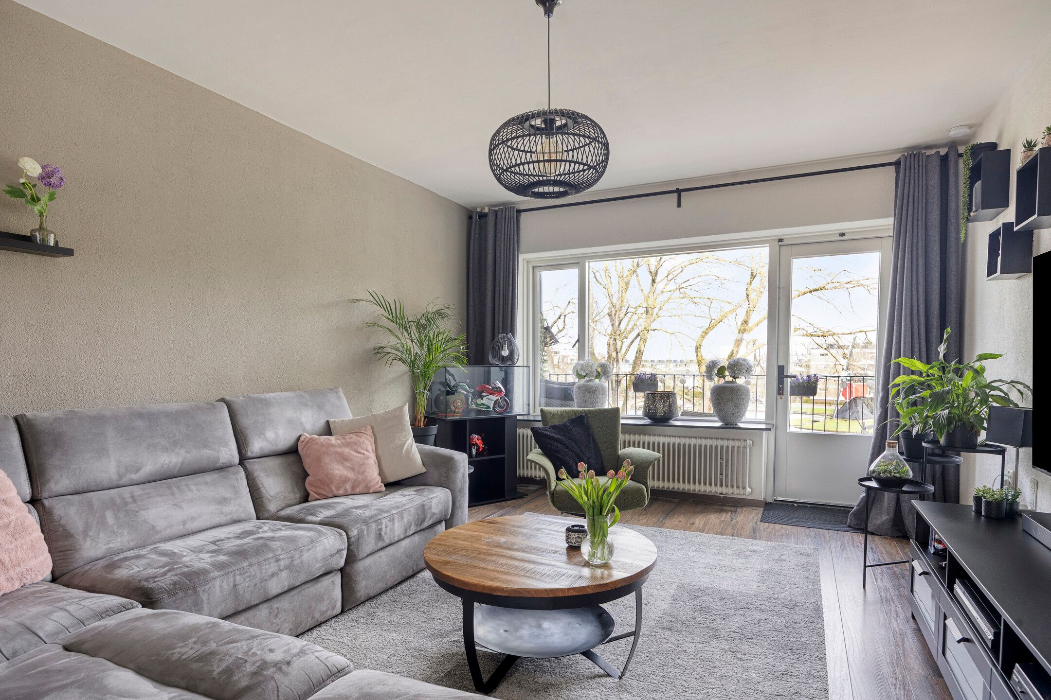 Foto 15 van Aert van Neslaan 326