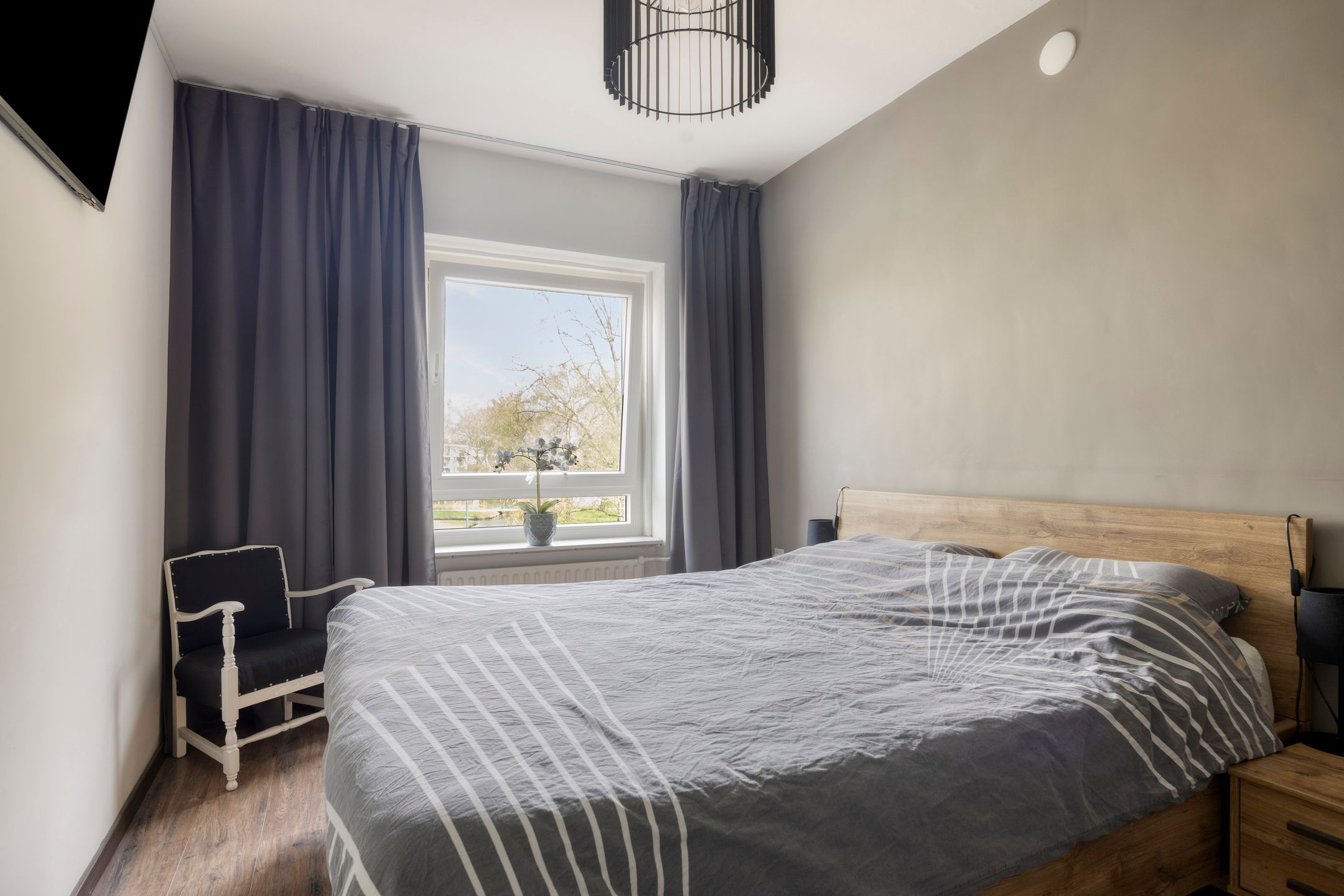 Foto 27 van Aert van Neslaan 326