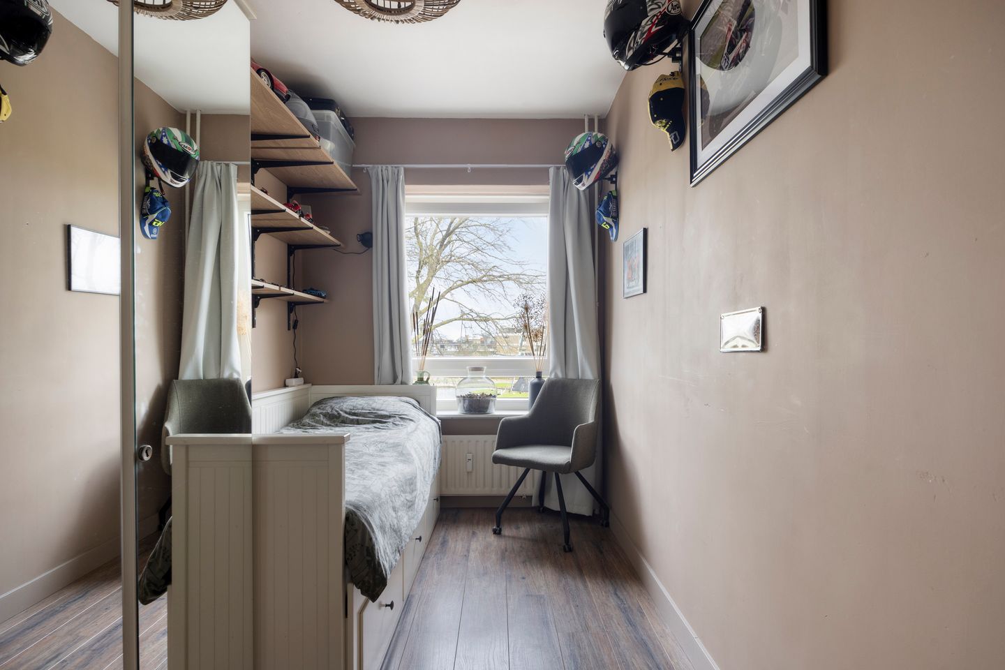 Foto 34 van Aert van Neslaan 326