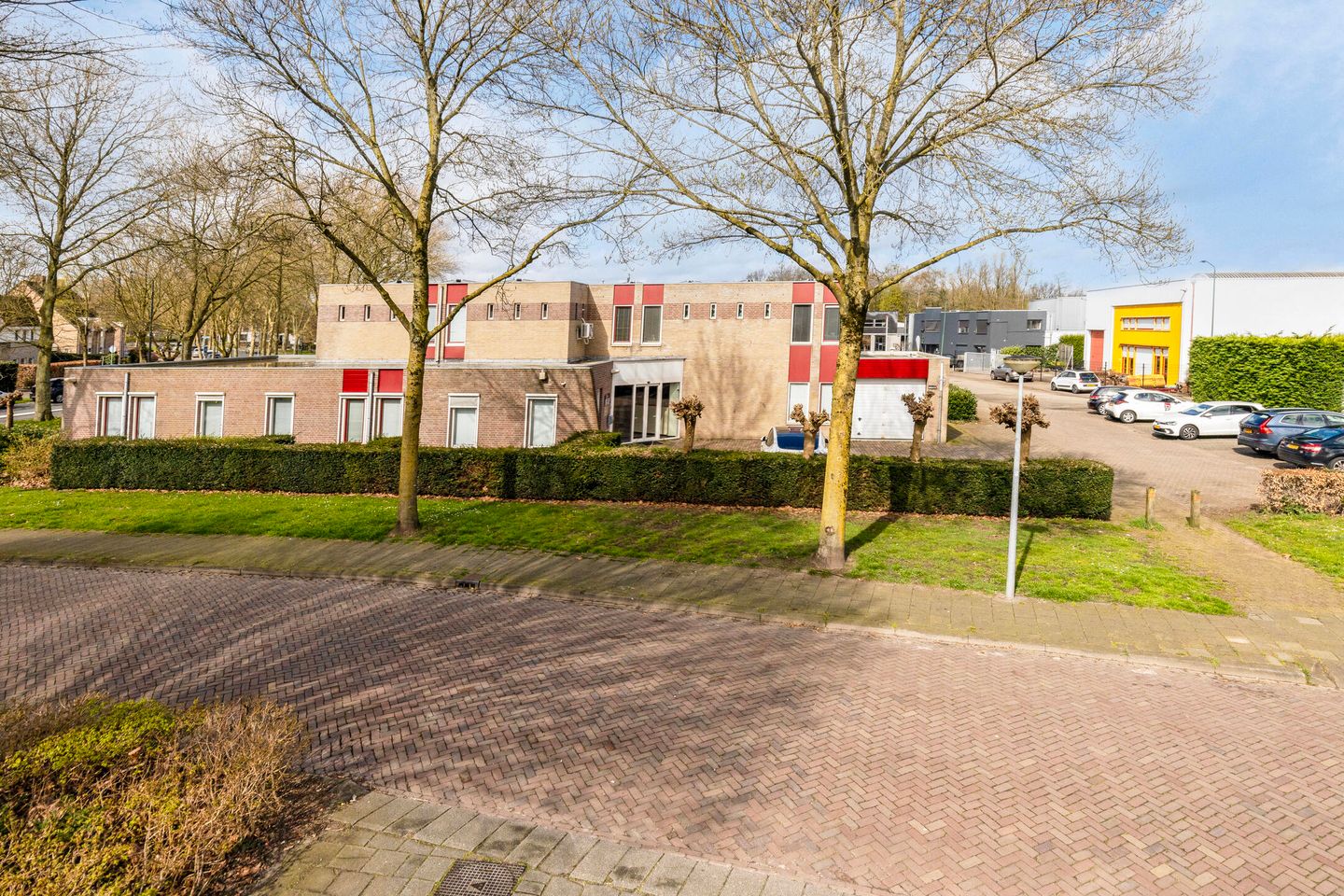 View photo 2 of Nijverheidsweg 6