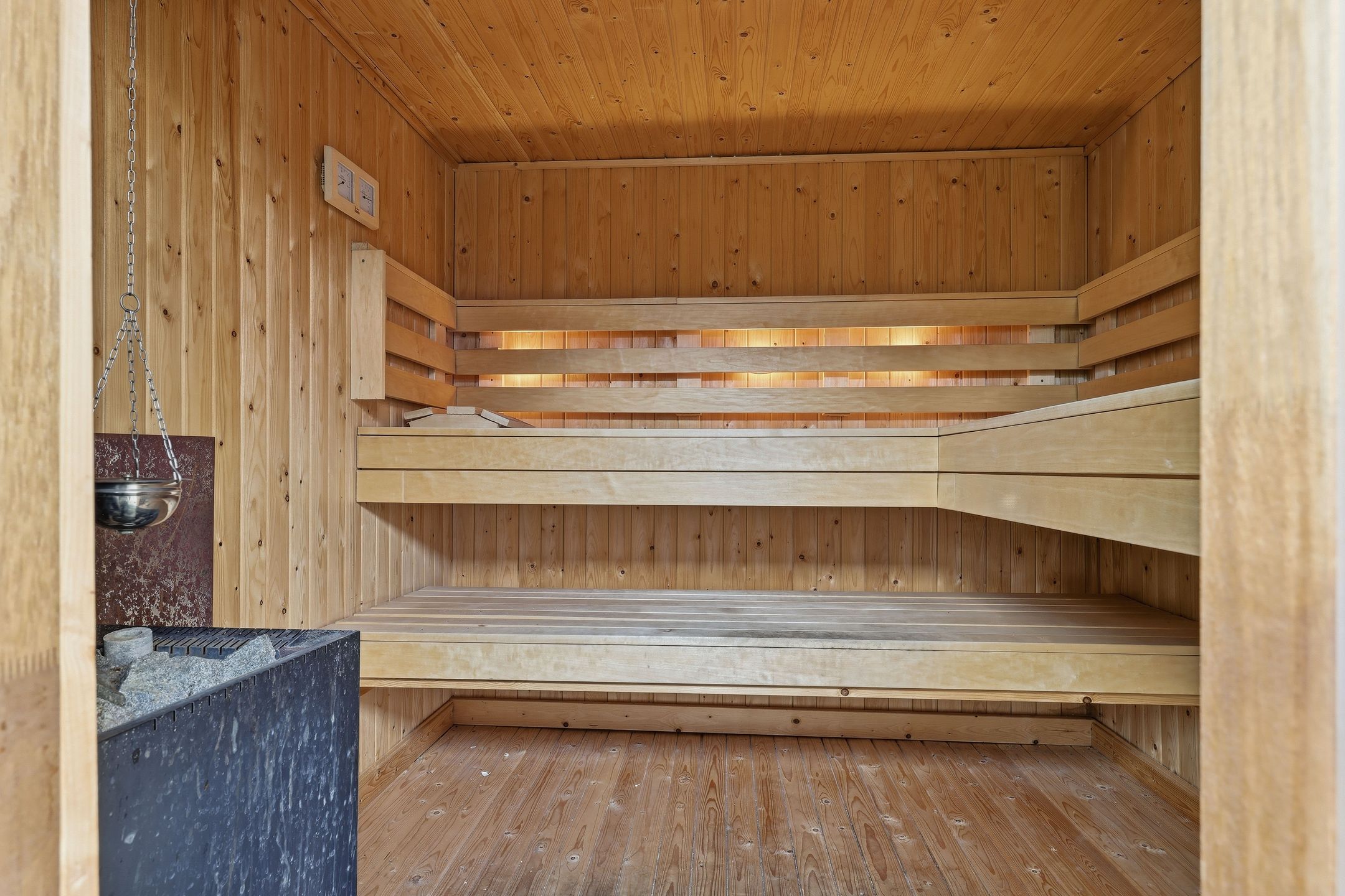 Foto 6 van Akkerhommel 5