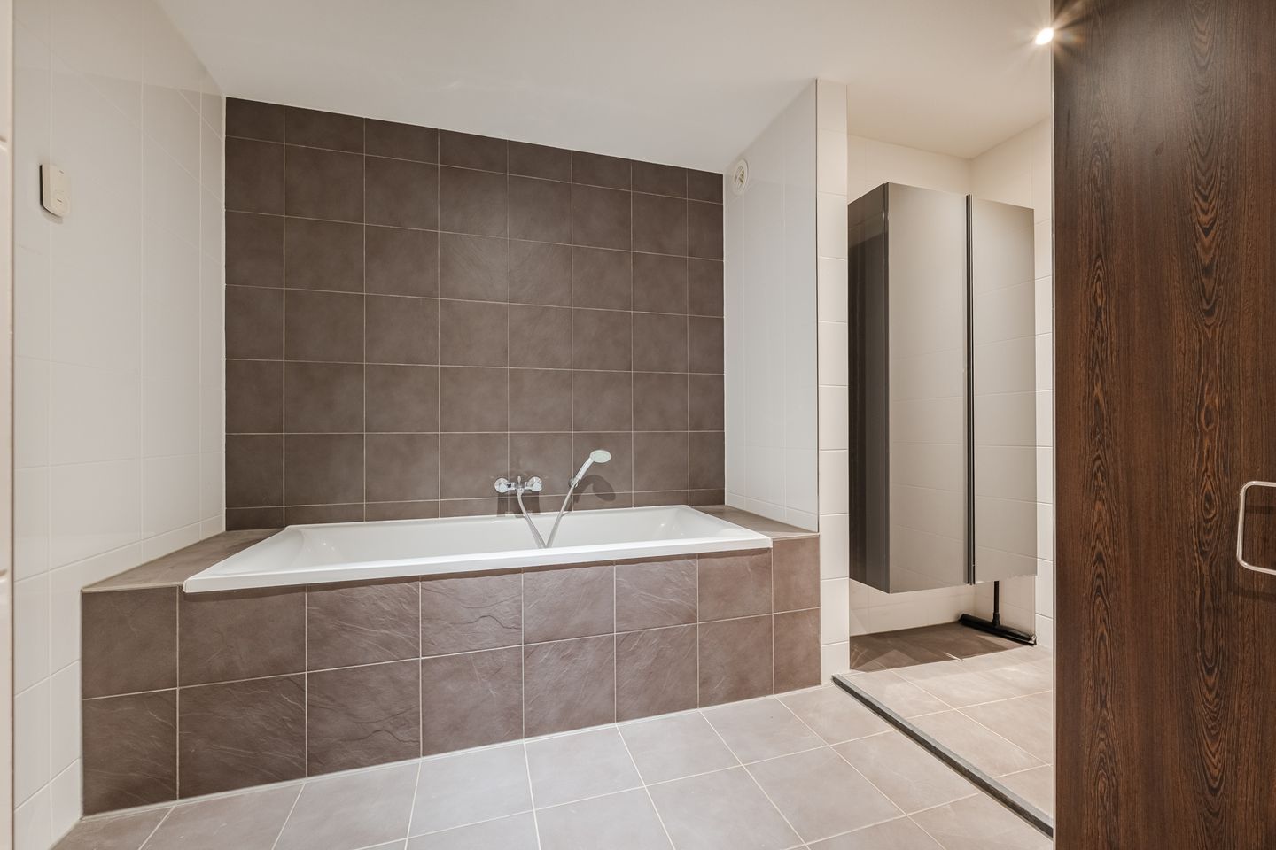 Photo 49 of Regattaweg 454