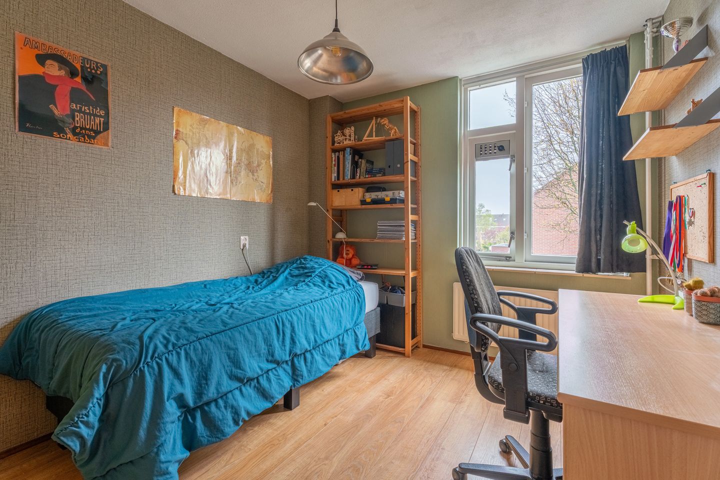 Spacious Family Home with Five Bedrooms in Child-Friendly Oegstgeest Neighborhood — 19