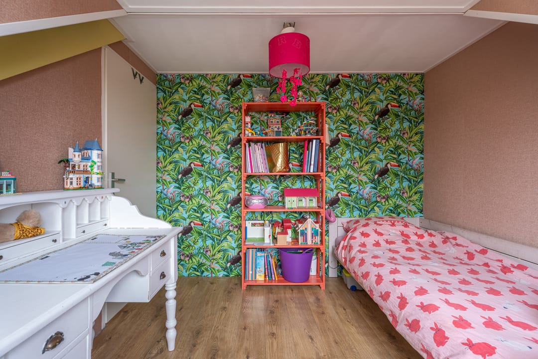 Spacious Family Home with Five Bedrooms in Child-Friendly Oegstgeest Neighborhood — 28