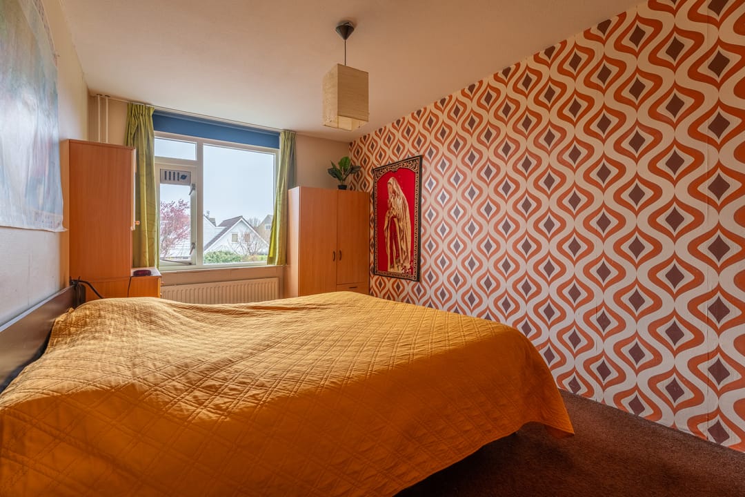 Spacious Family Home with Five Bedrooms in Child-Friendly Oegstgeest Neighborhood — 17