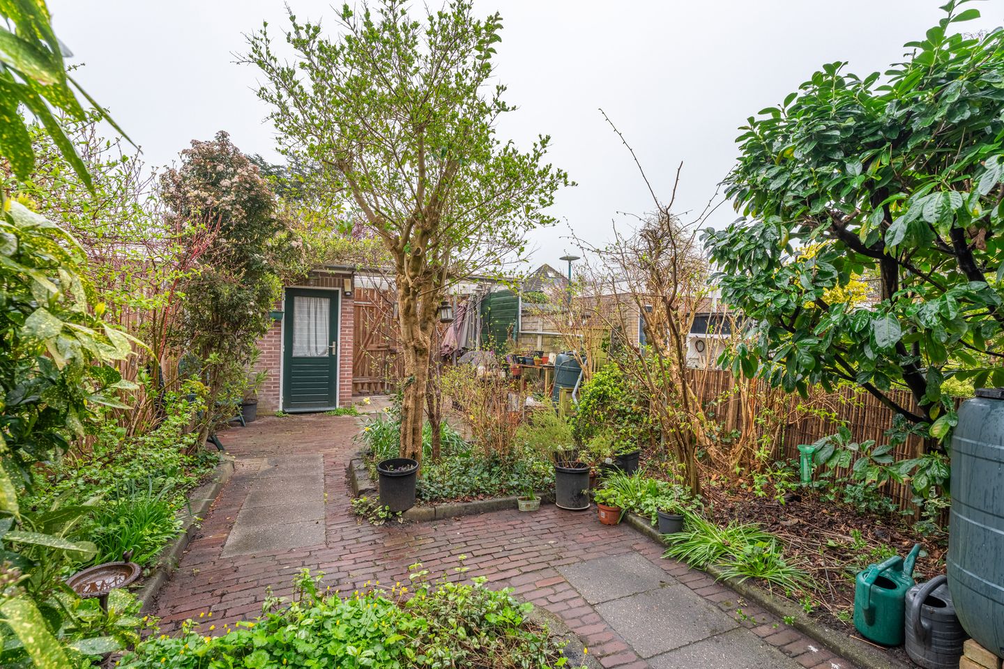 Spacious Family Home with Five Bedrooms in Child-Friendly Oegstgeest Neighborhood — 34