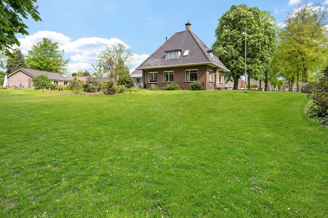 Photo 37 of Brink 25