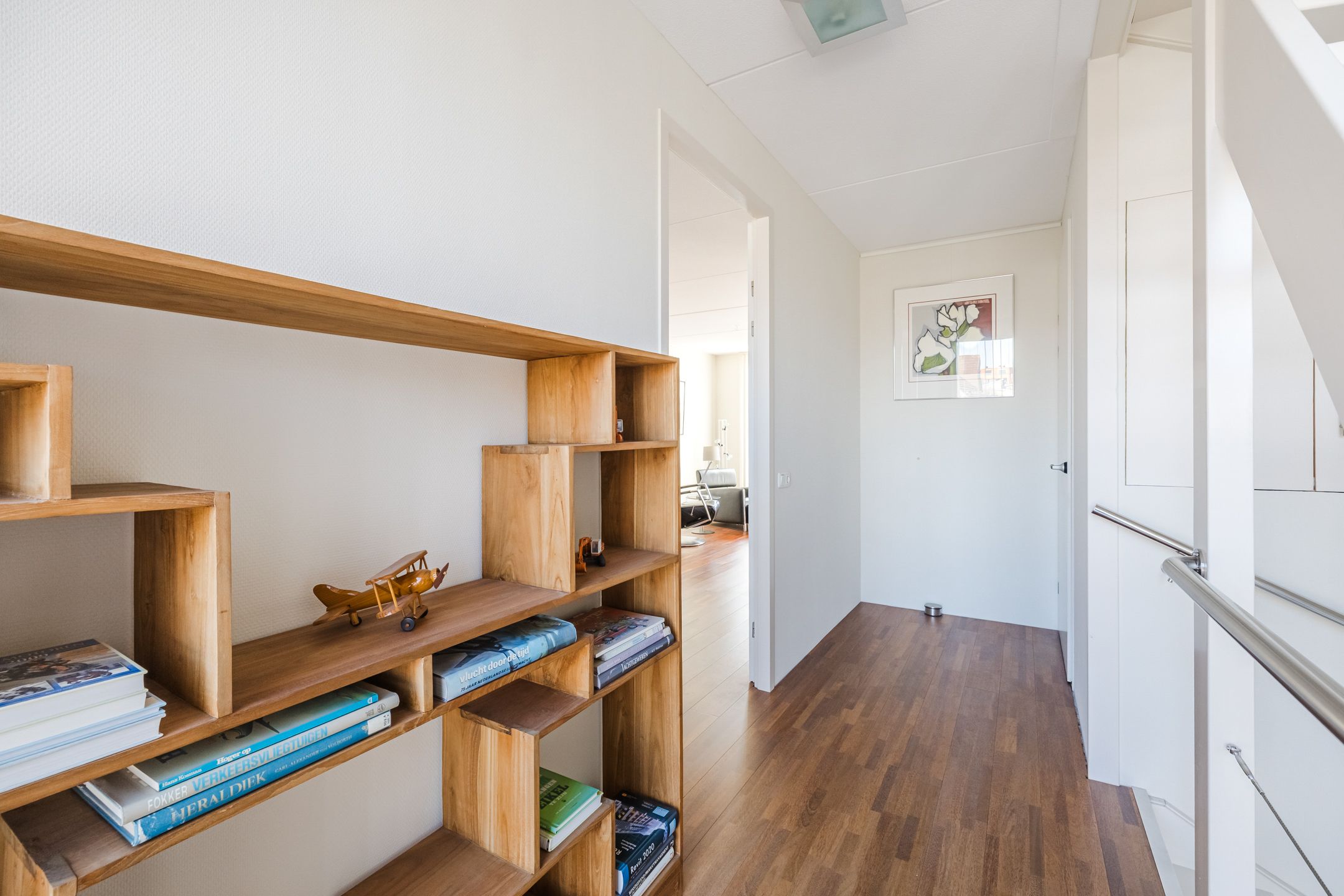 Photo 15 of Van Anhalt Dessaustraat 10