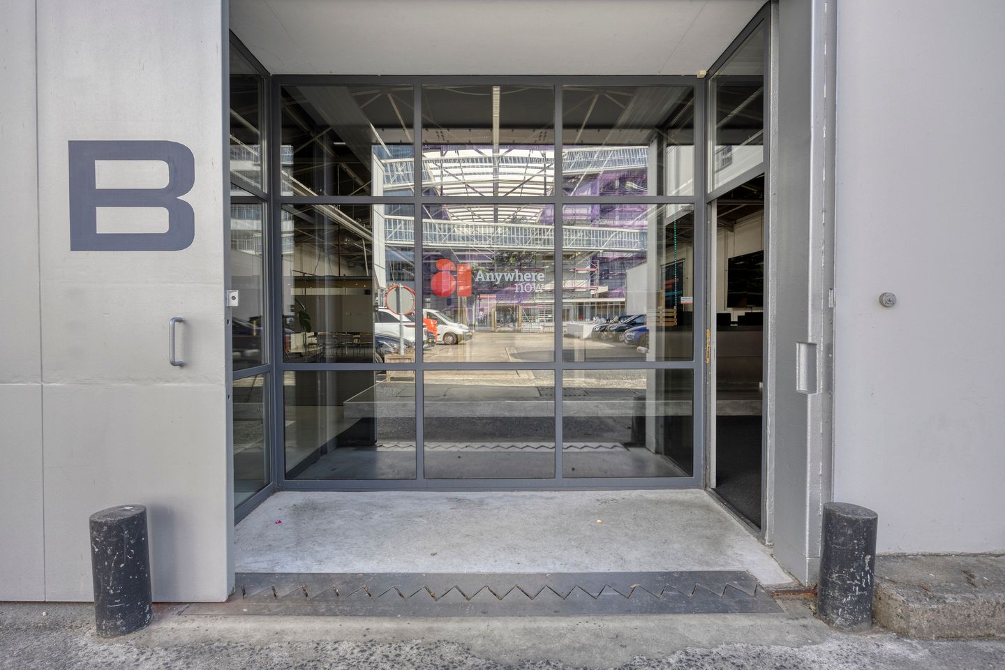 Bekijk foto 2 van Van Nelleweg 1