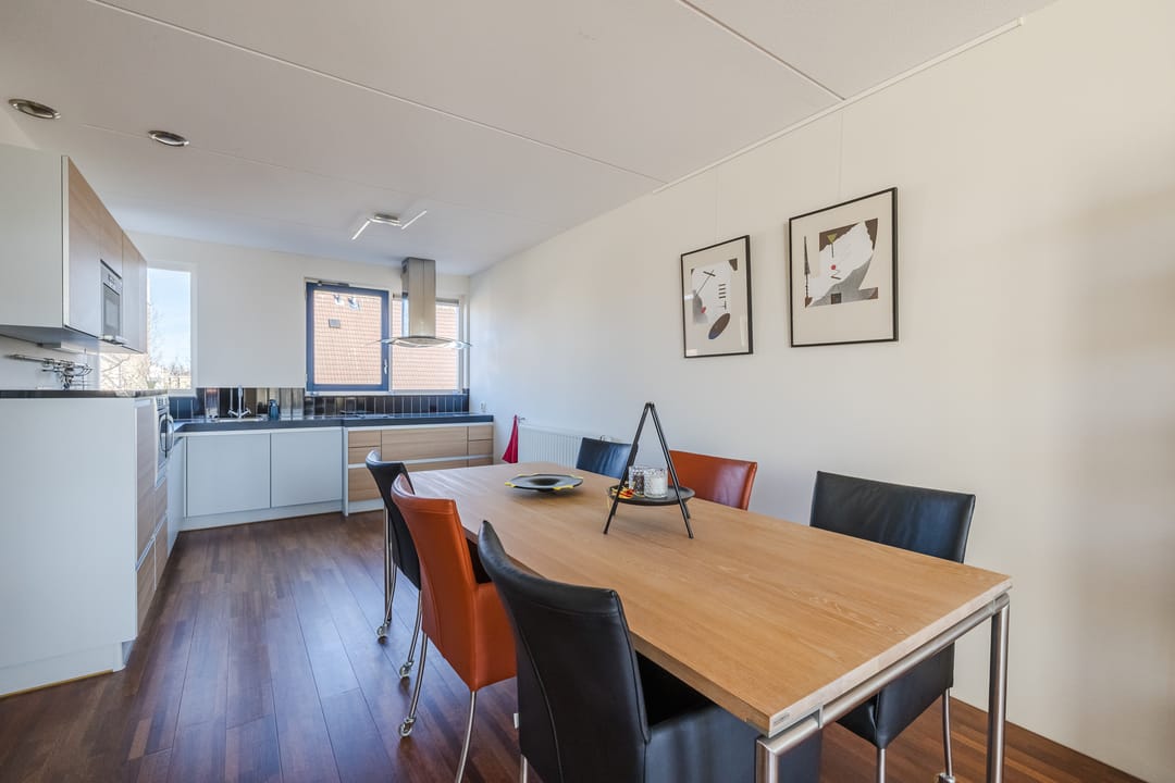 Photo 23 of Van Anhalt Dessaustraat 10