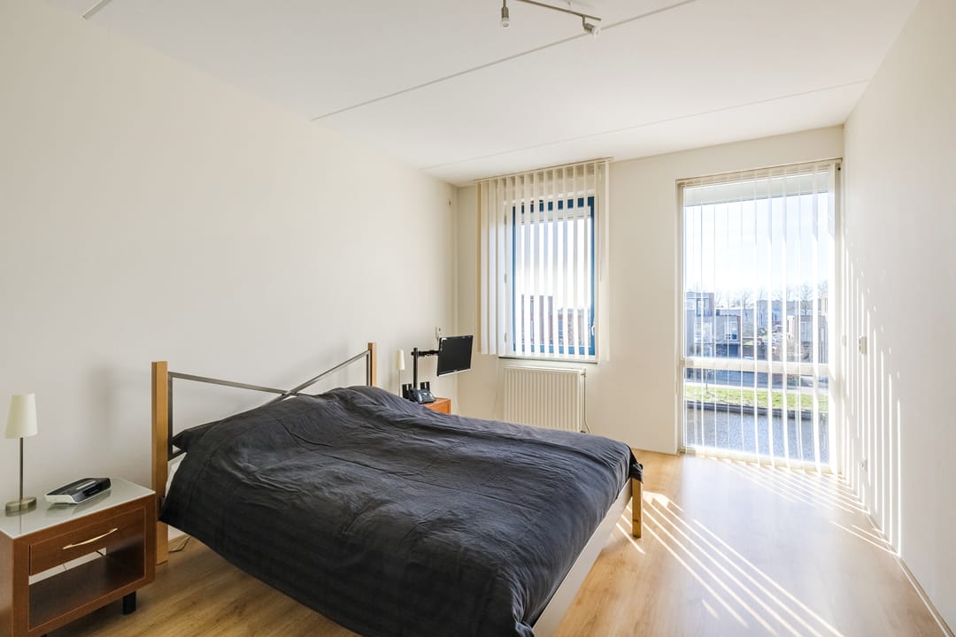 Photo 37 of Van Anhalt Dessaustraat 10