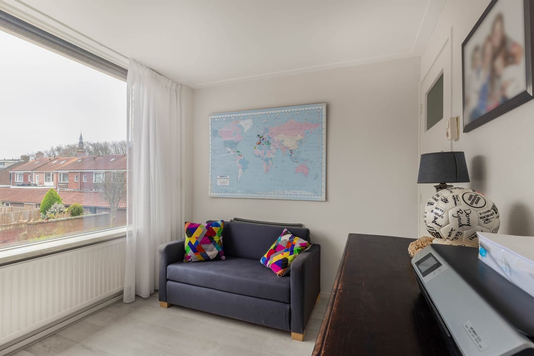 Well-maintained corner house with garage near the center of Heemskerk — 22