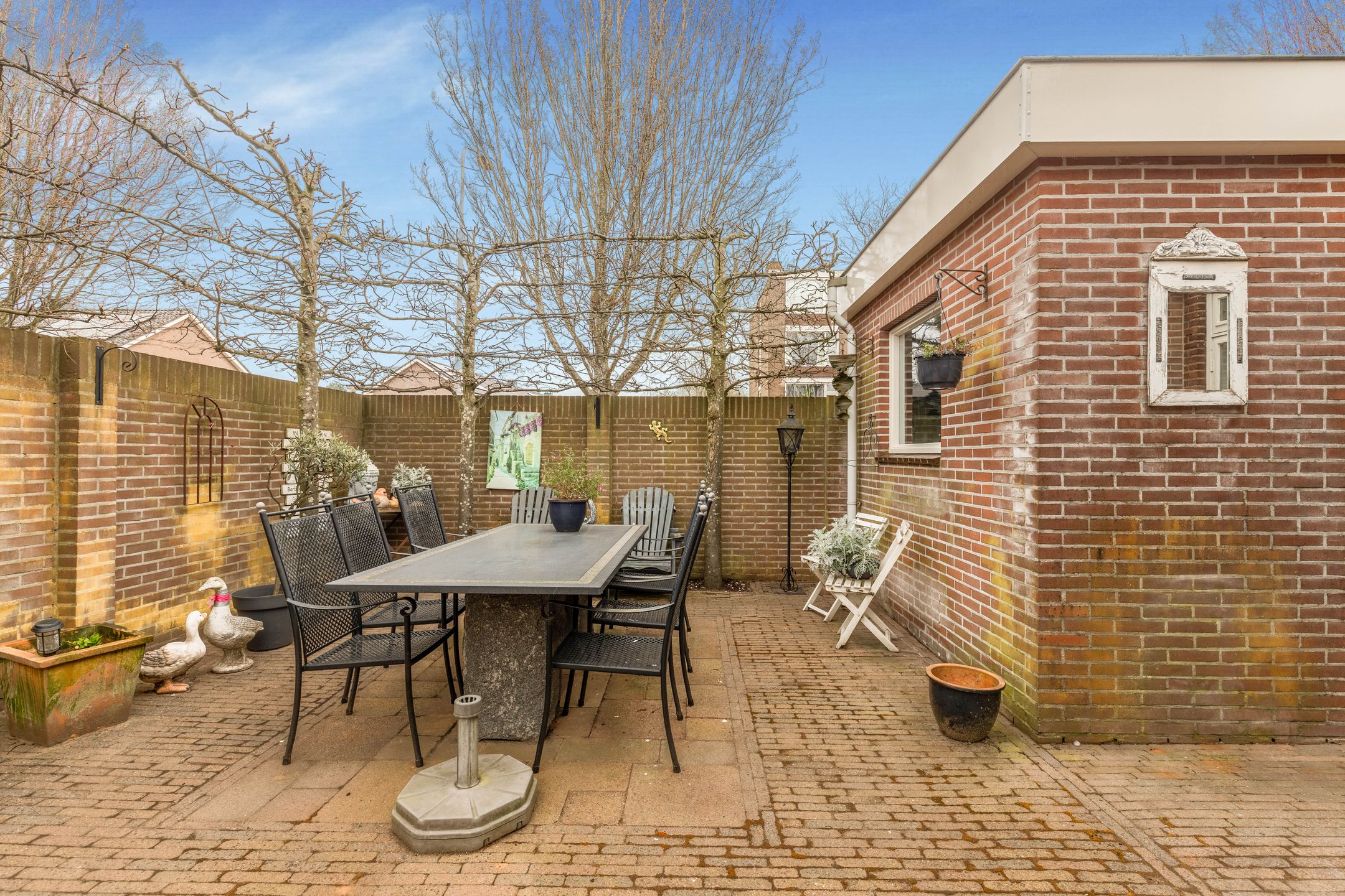 Well-maintained corner house with garage near the center of Heemskerk — 33