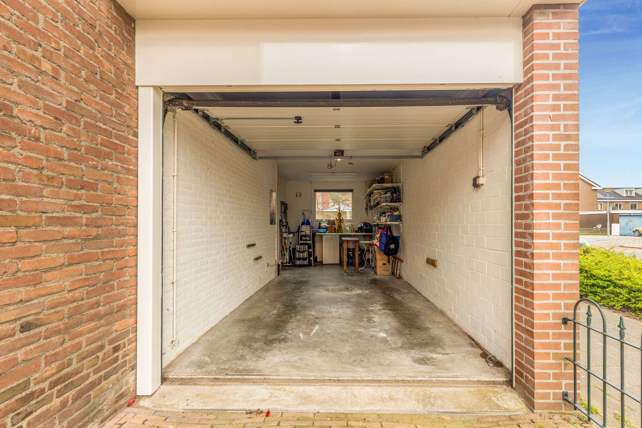 Well-maintained corner house with garage near the center of Heemskerk — 37