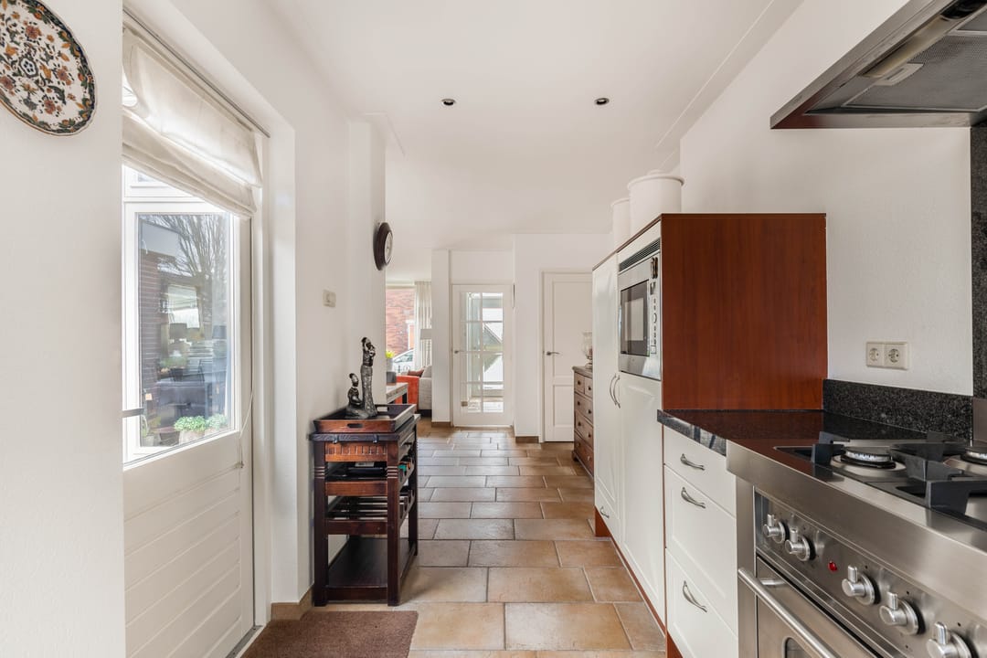 Well-maintained corner house with garage near the center of Heemskerk — 13