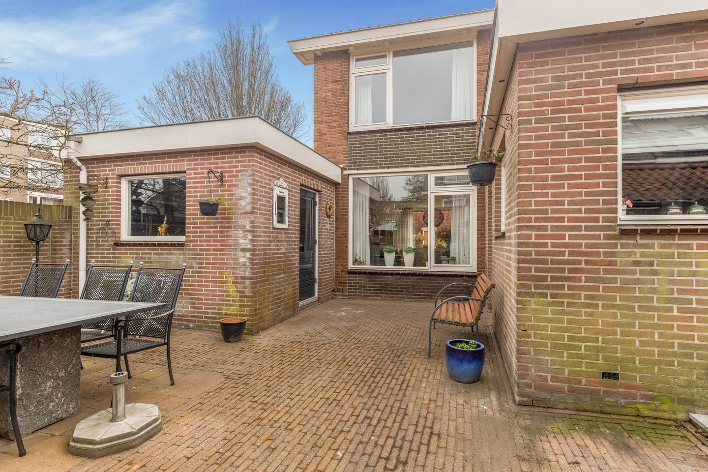 Well-maintained corner house with garage near the center of Heemskerk — 31