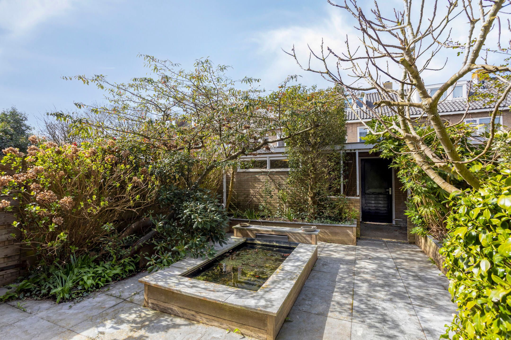 Spacious Family Home in Quiet Courtyard Setting — 36