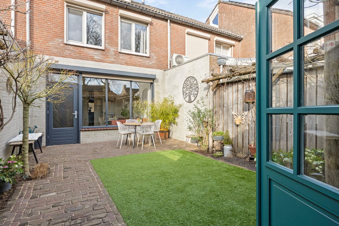 Photo 41 of Wingerd 61