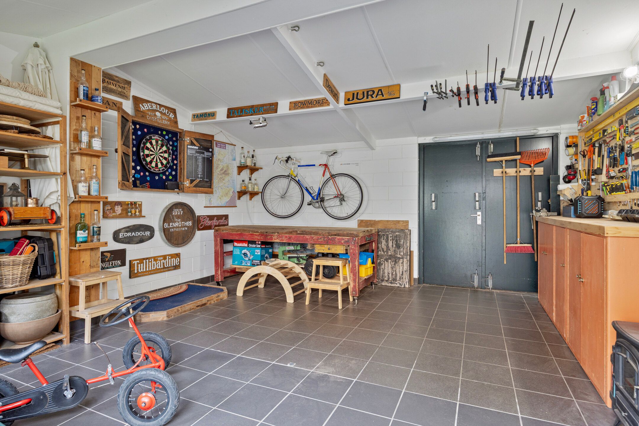 Photo 39 of Wingerd 61