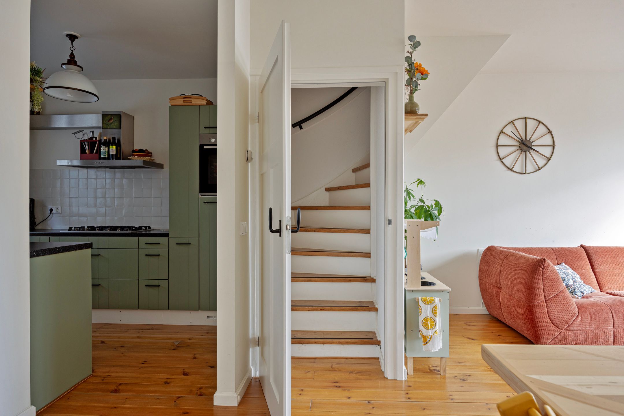 Photo 21 of Wingerd 61