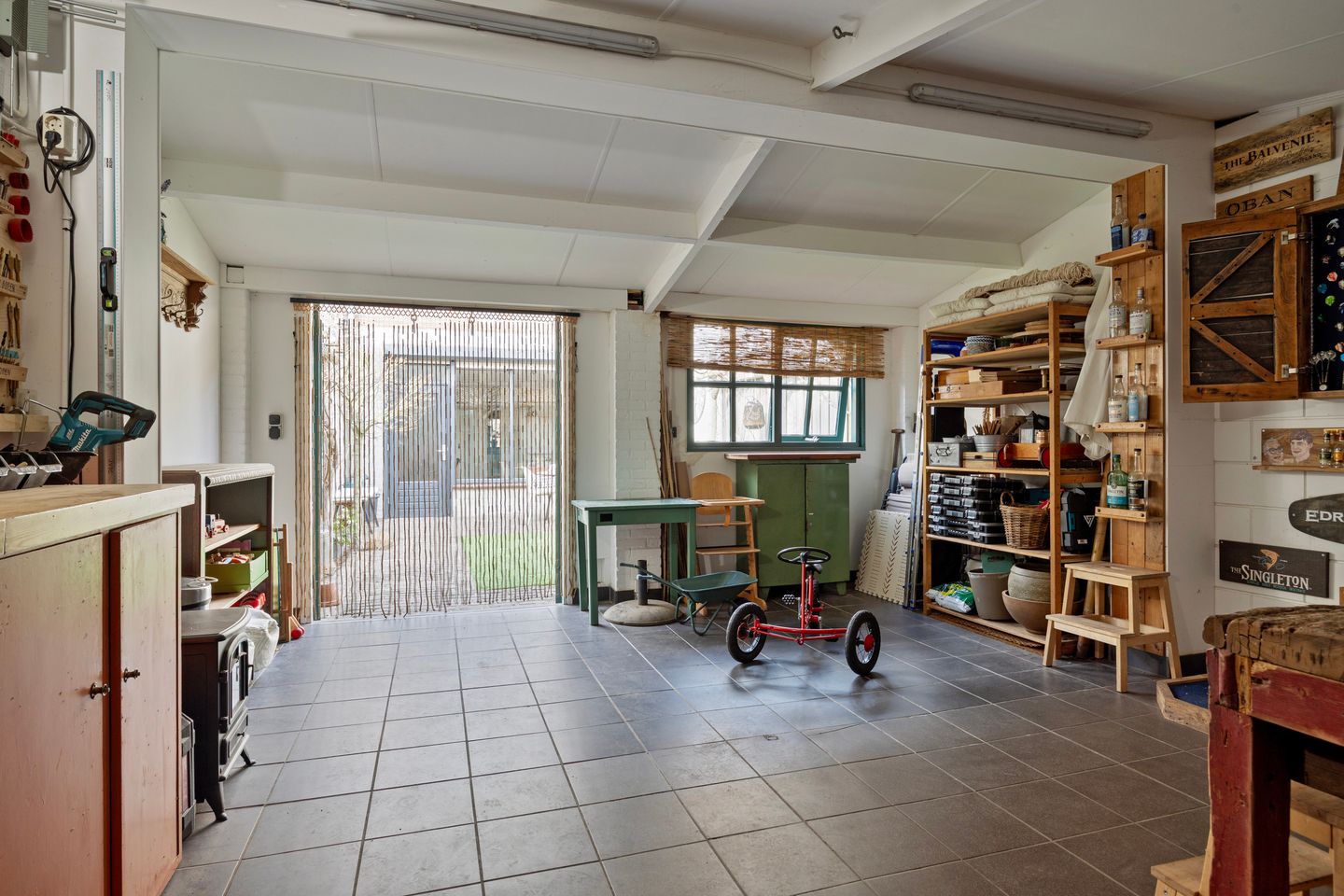 Photo 40 of Wingerd 61