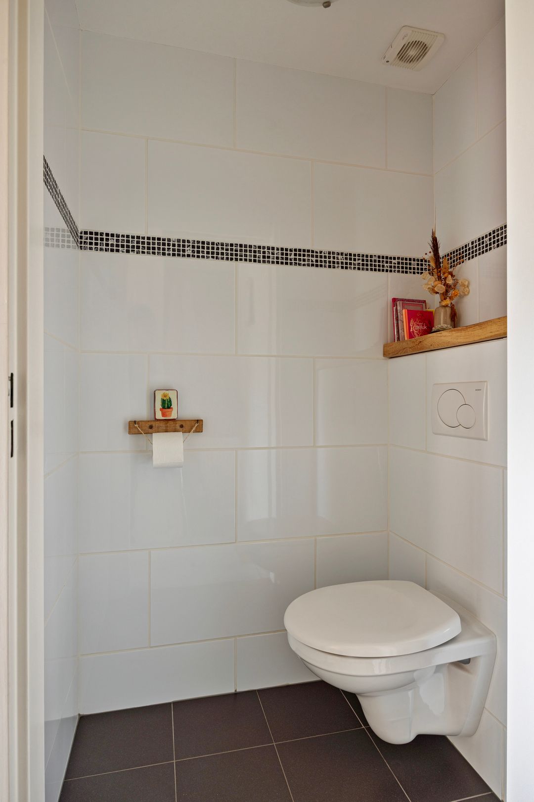 Photo 11 of Wingerd 61