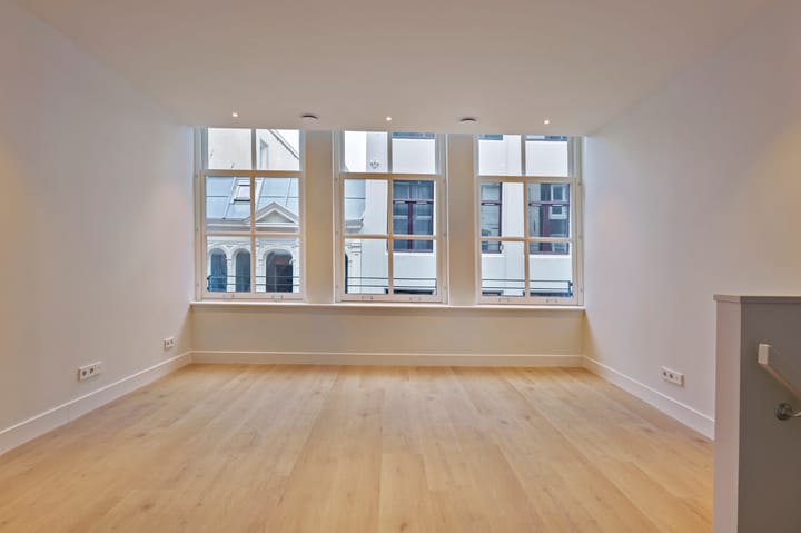 Photo 3 of Voetboogstraat 5-L