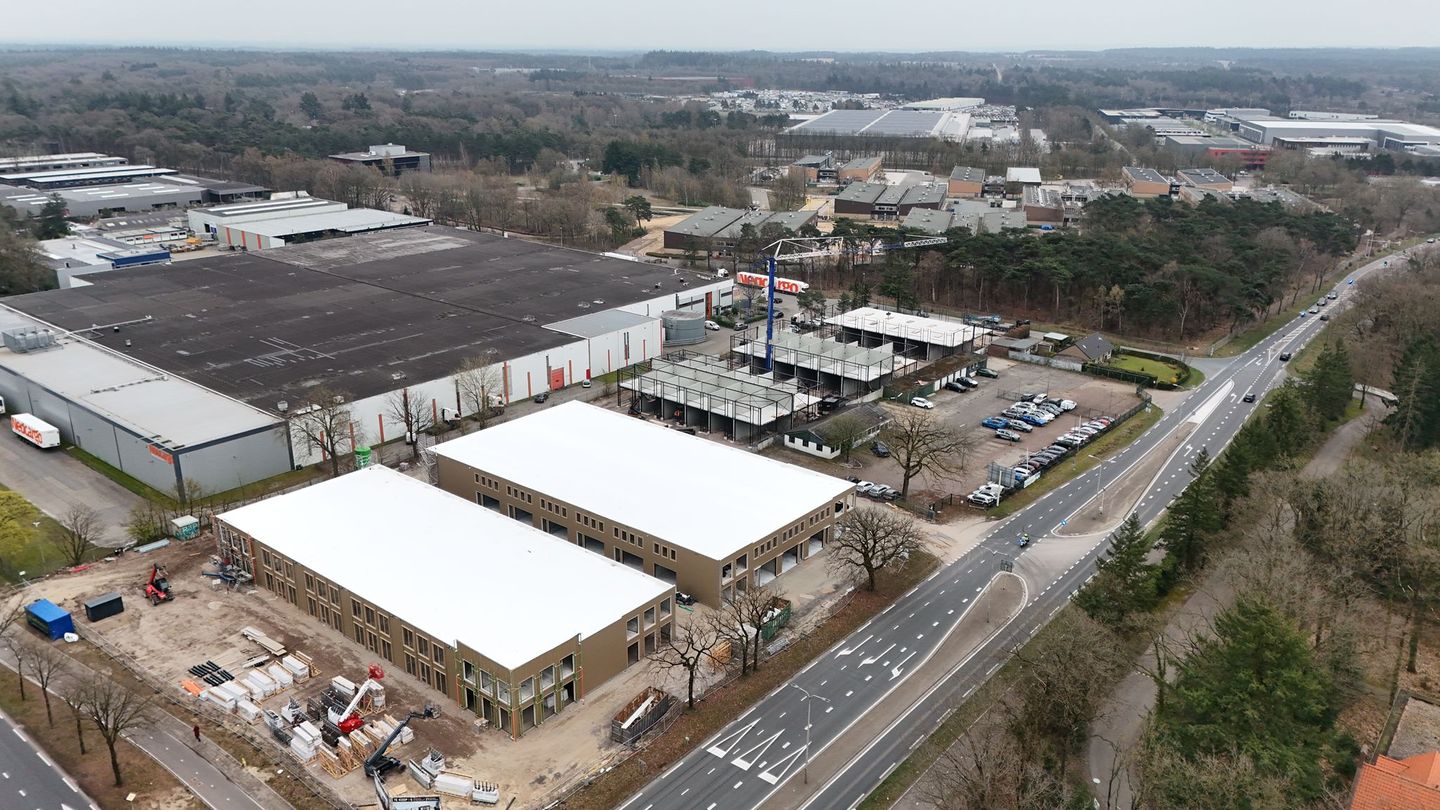 Bekijk foto 1 van Amersfoortsestraat 22-B16