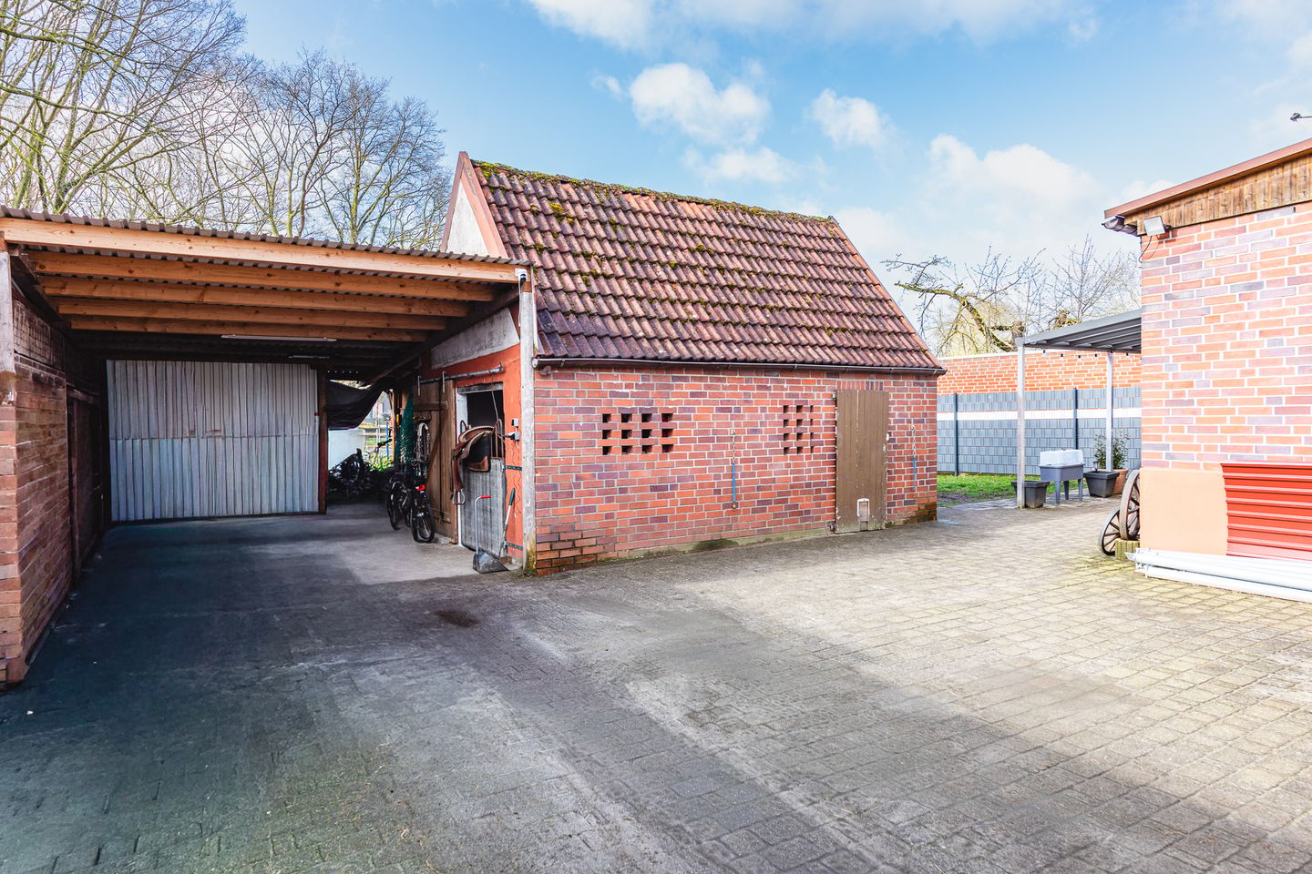 Spacious family home with equestrian facilities in Schüttorf — 32