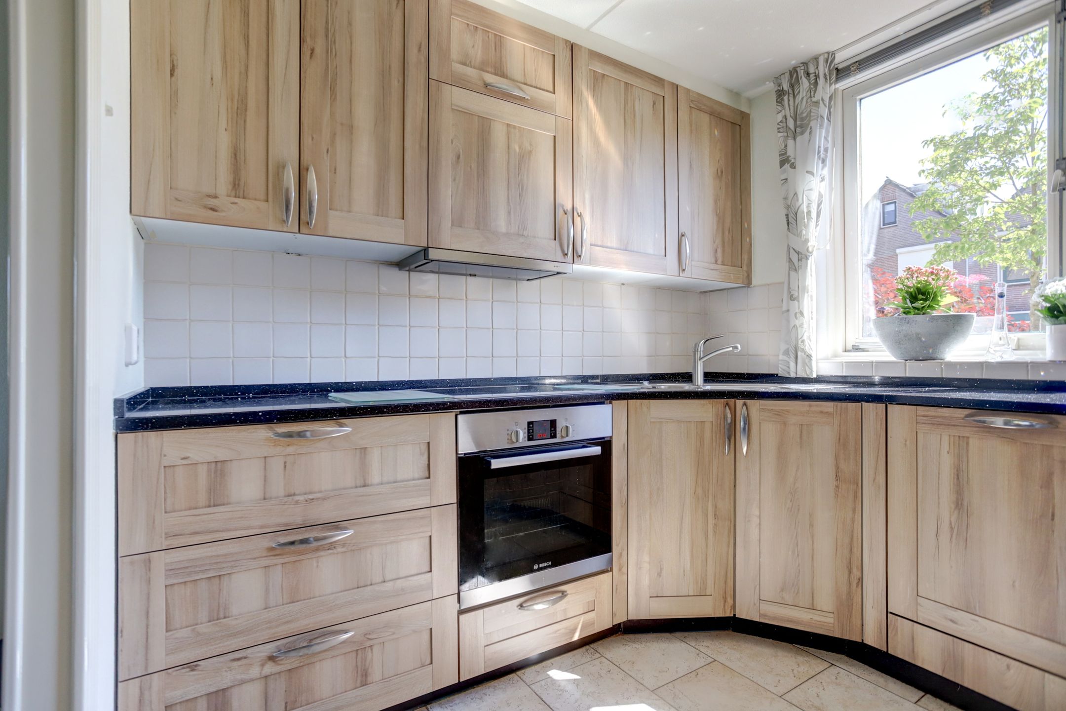 Photo 15 of Gele Lis 24