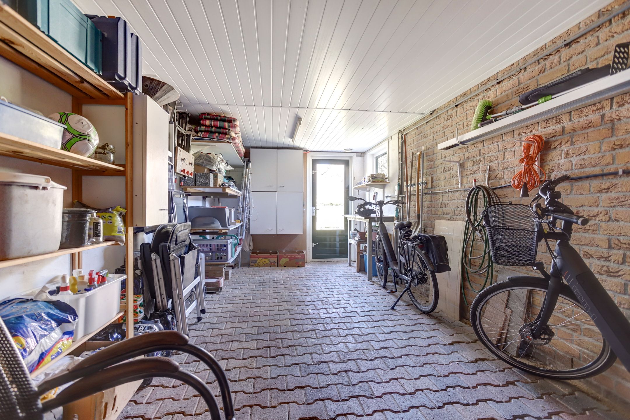 Photo 42 of Gele Lis 24