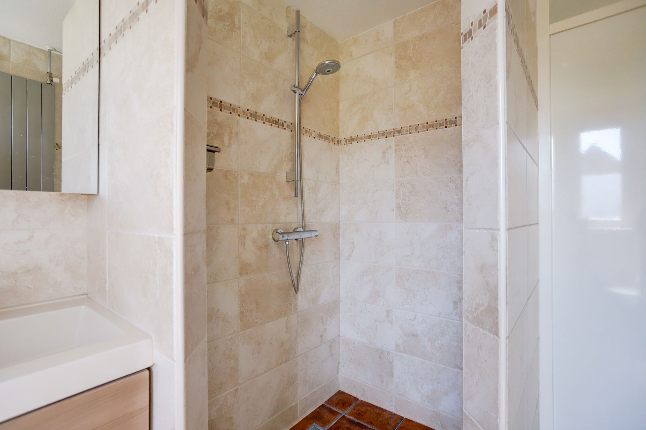 Photo 27 of Gele Lis 24