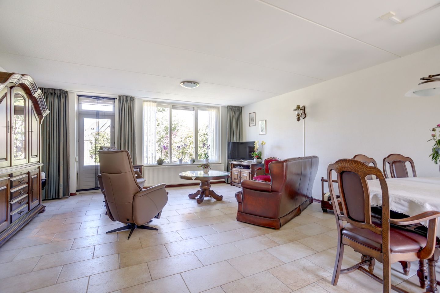 Photo 10 of Gele Lis 24