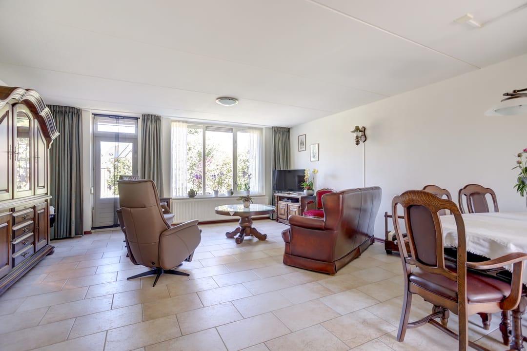 Photo 2 of Gele Lis 24