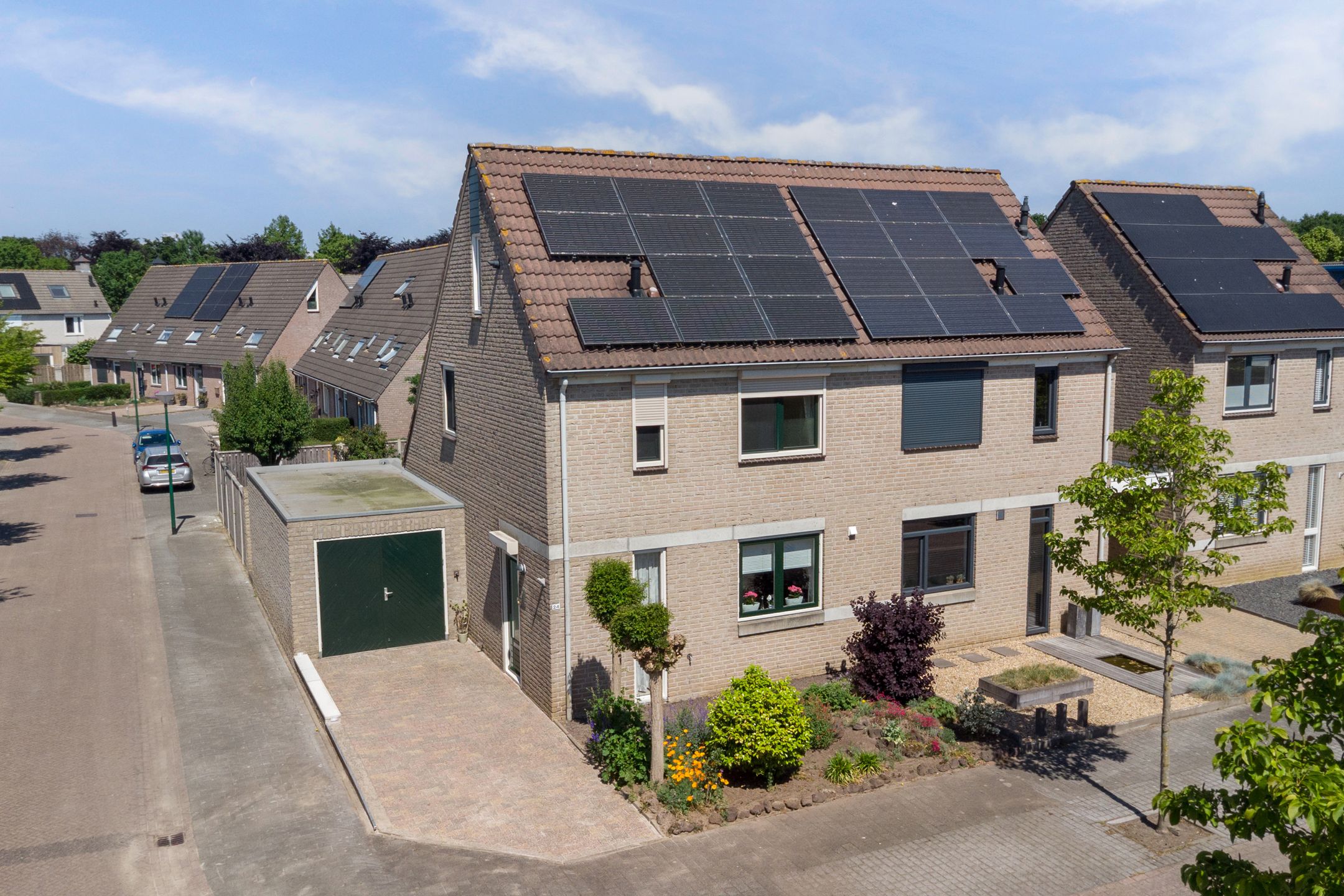 Photo 6 of Gele Lis 24