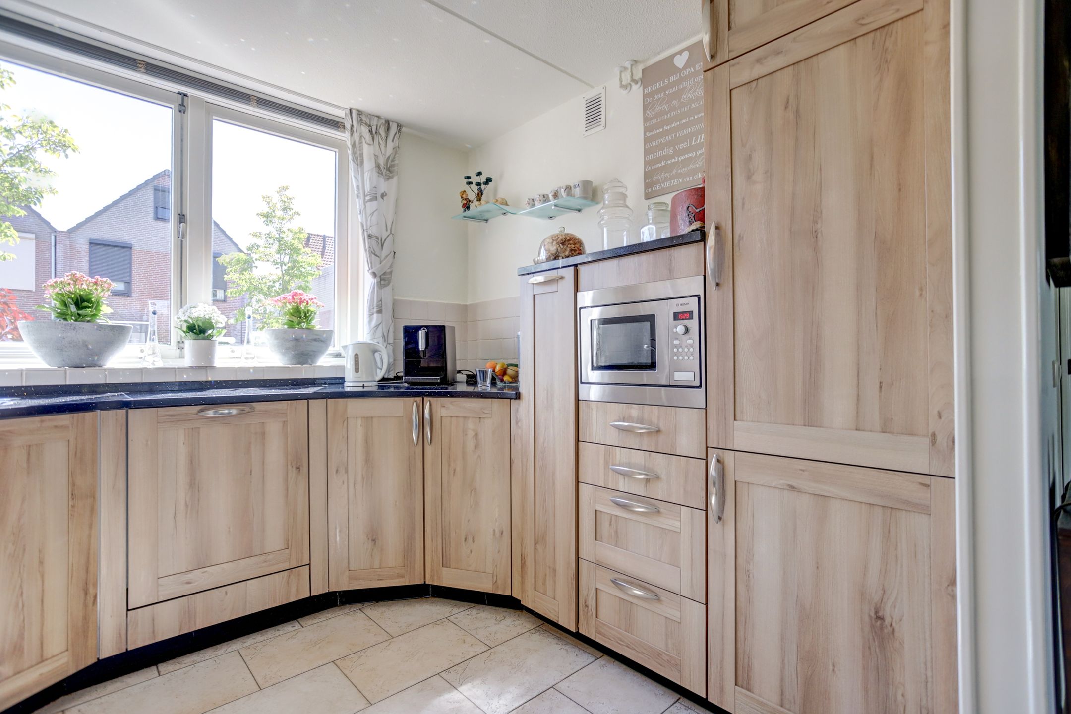 Photo 3 of Gele Lis 24