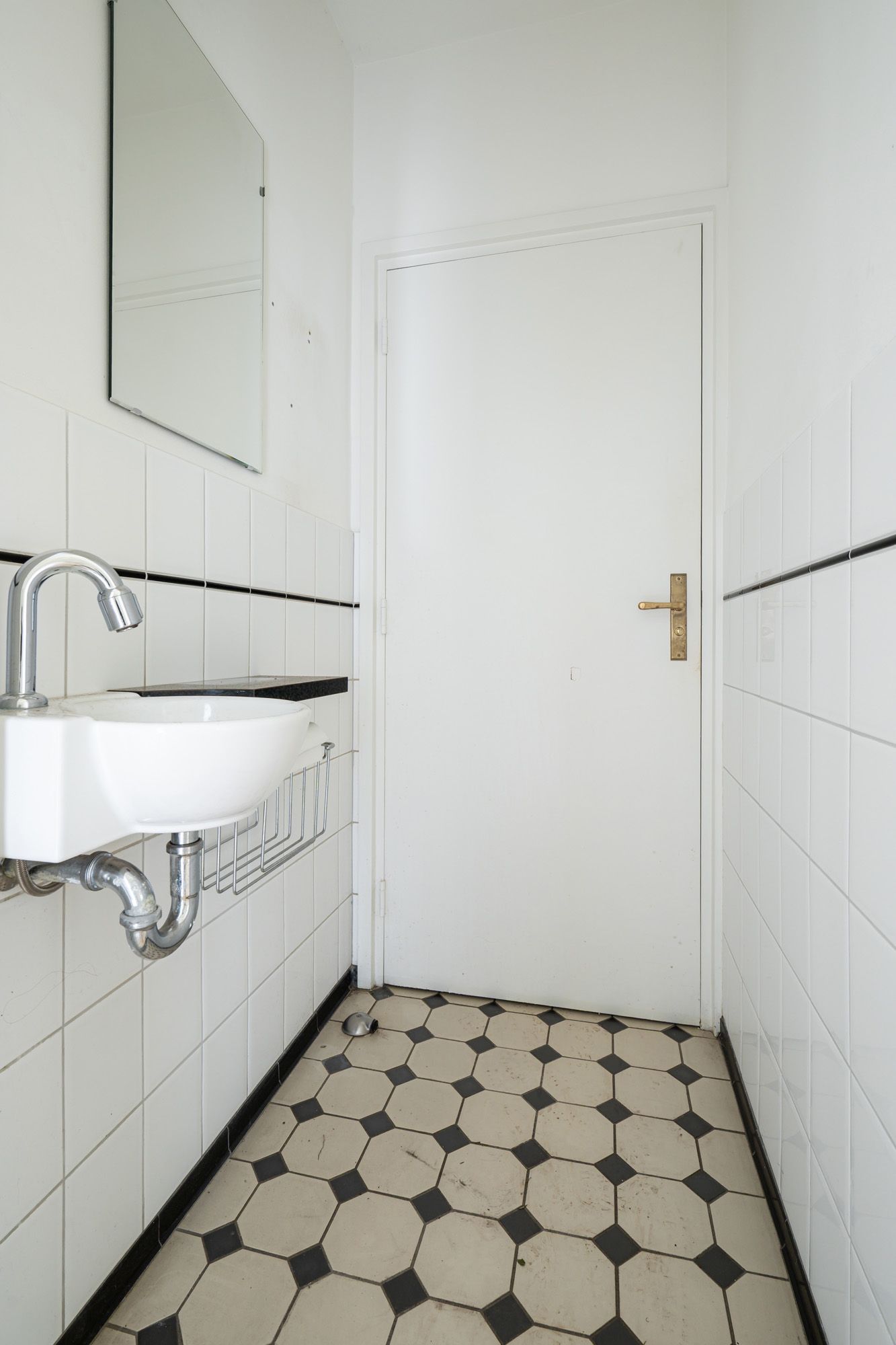 Unique townhouse with garden in Breda Zandberg, ready for transformation — 14