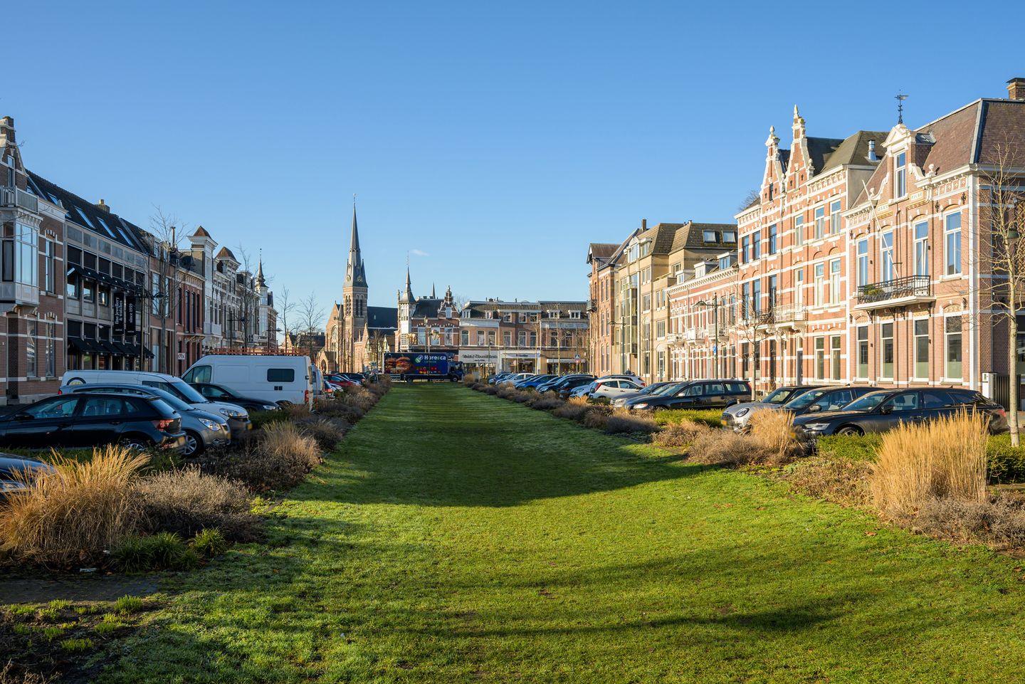Unique townhouse with garden in Breda Zandberg, ready for transformation — 54