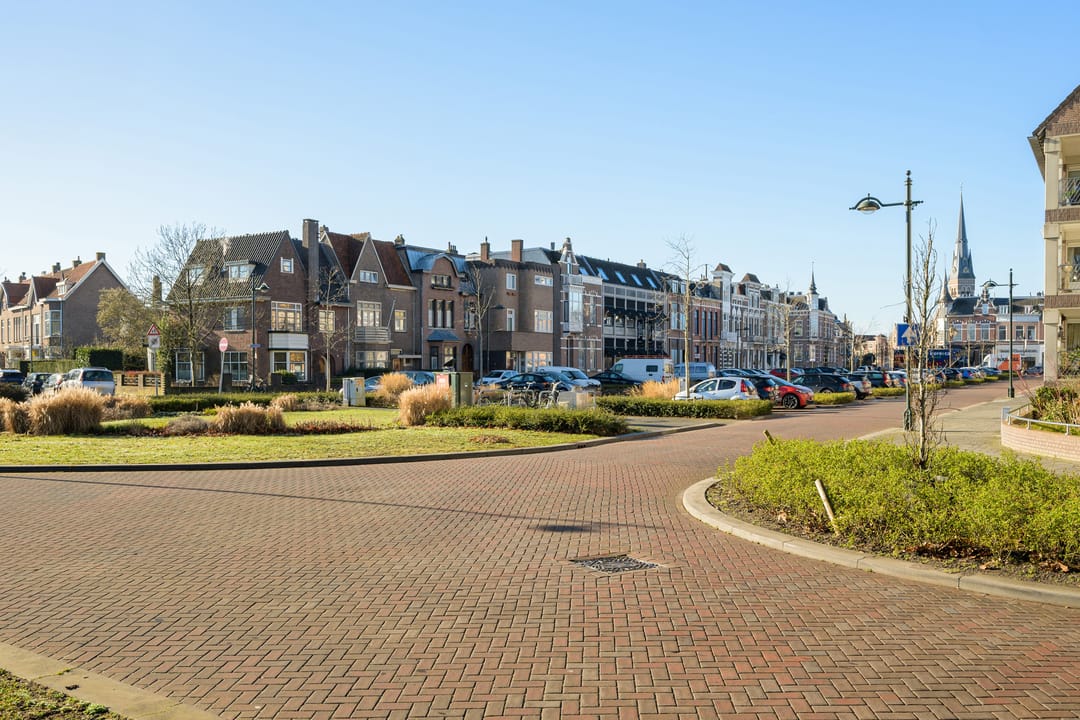 Unique townhouse with garden in Breda Zandberg, ready for transformation — 60