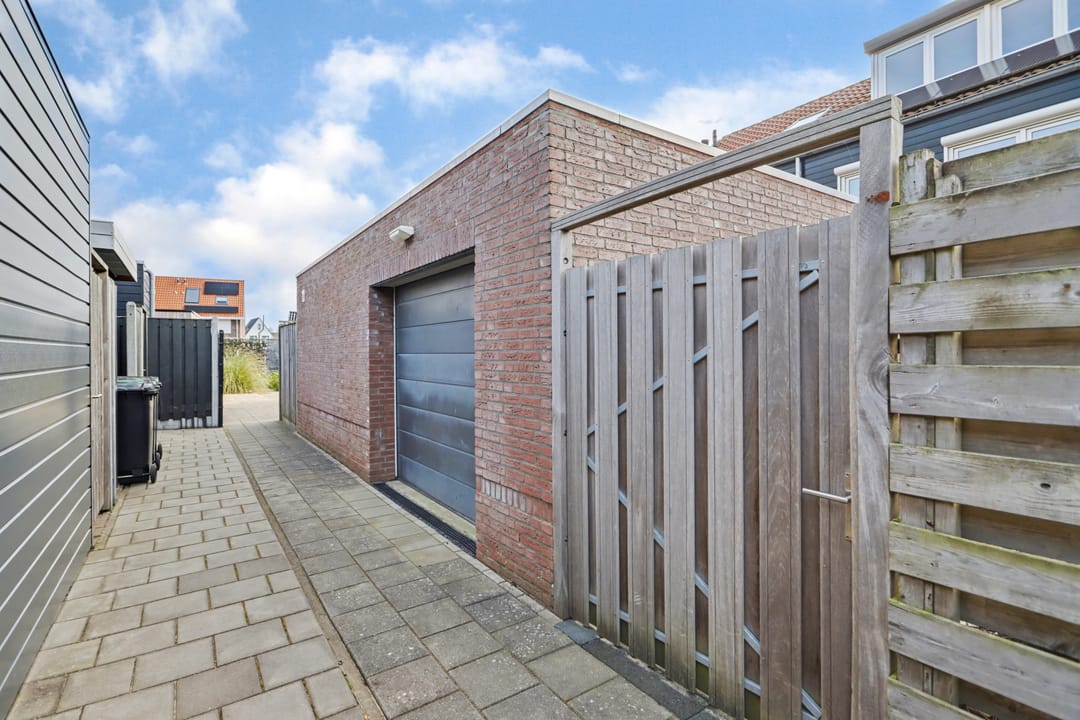 Photo 26 of Dokter Zoetemanstraat 12