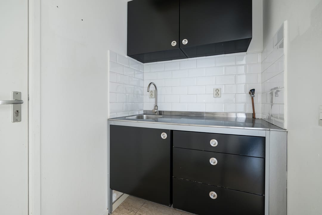 Unique townhouse with garden in Breda Zandberg, ready for transformation — 33