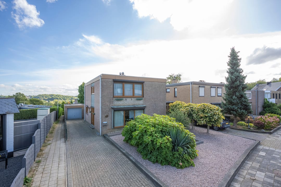 Photo 1 of Paulus Potterstraat 30