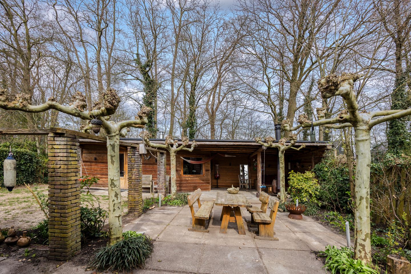 Spacious Bungalow with Guest House Adjacent to Nature Reserve — 35